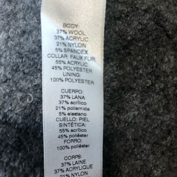 Chico’s gray short sleeve sweater jacket with faux fur collar, size2 M/L - Picture 7 of 10